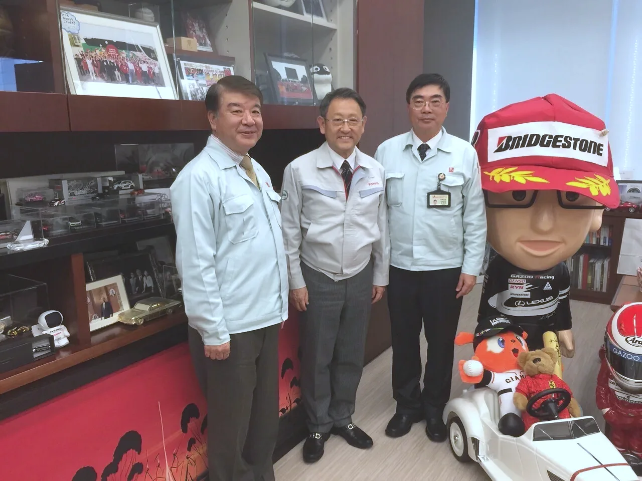 李朝森與豐田章男會長及國瑞汽車總經理合影